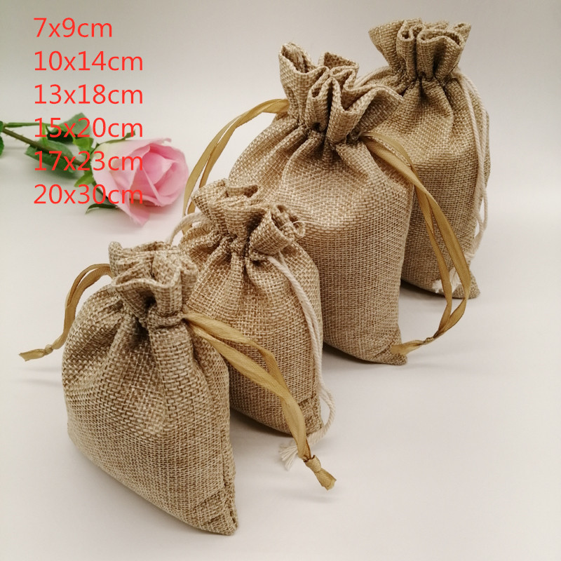 Jute Bag Packaging - 10-1000 ピース/ロットジュートリネンバッグ巾着ギフト包装袋クリスマス結婚式パーティーバッグ好意ジュートギフトバッグ黄麻布バッグ